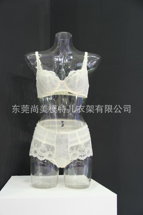 内衣服装展示